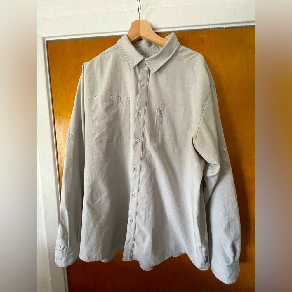 Mountain Hardware Light Gray/Silver XL Shirt